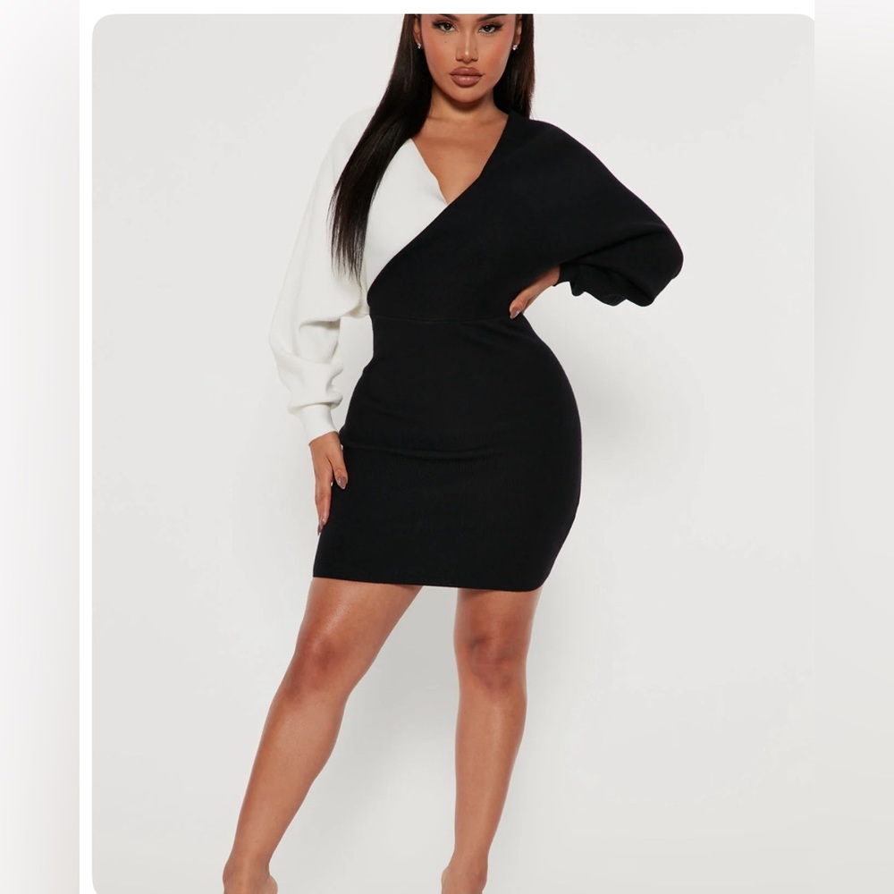Black/white long sleeve sweater dress